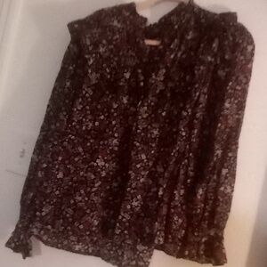 Romantic vintage looking floral burgundy multicolor shirt with ruffle